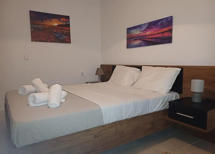 G.Tzanis Luxury Apartments