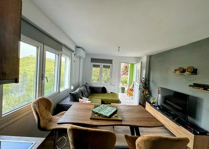 G.Tzanis Luxury Apartments
