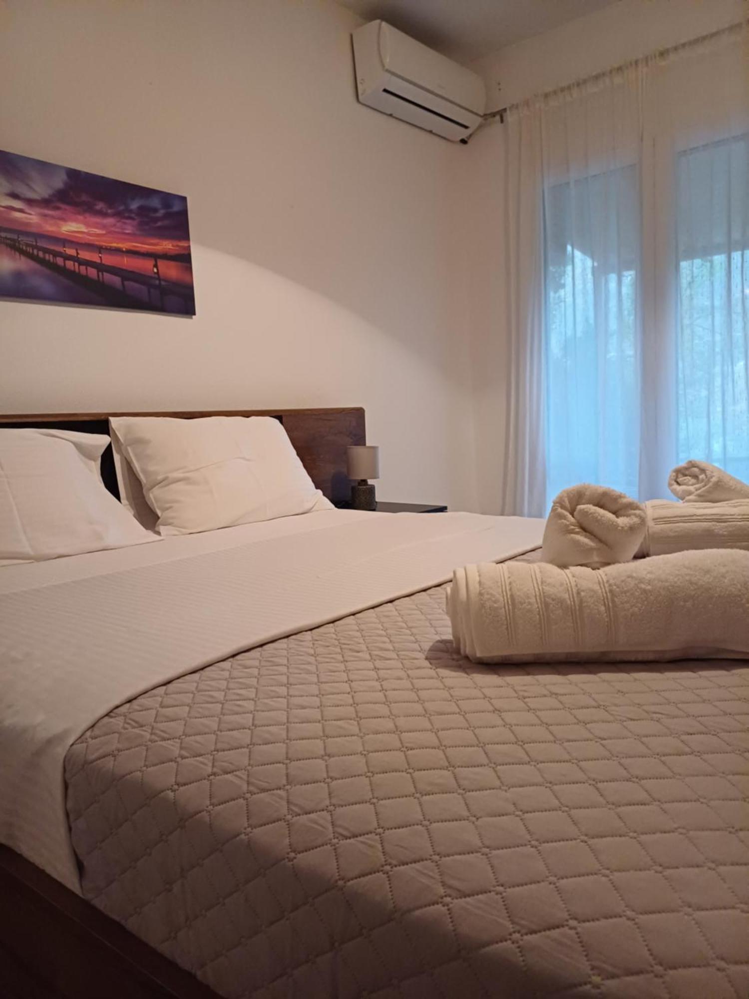 G.tzanis Luxury